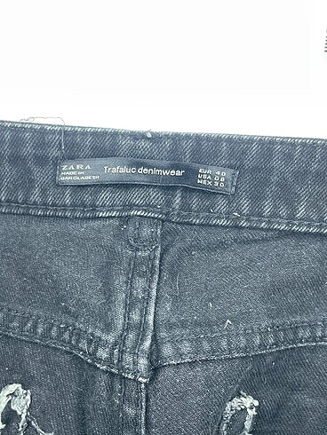 40 Beden siyah Renk Zara Jean / Kot %70 İndirimli.