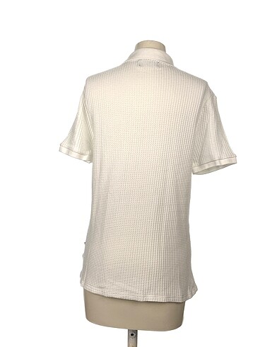 l Beden Diğer T-shirt %70 İndirimli.