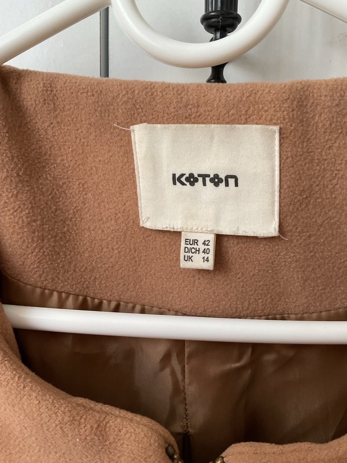 Deri Detaylı Camel Renk Kaban - Görsel 3