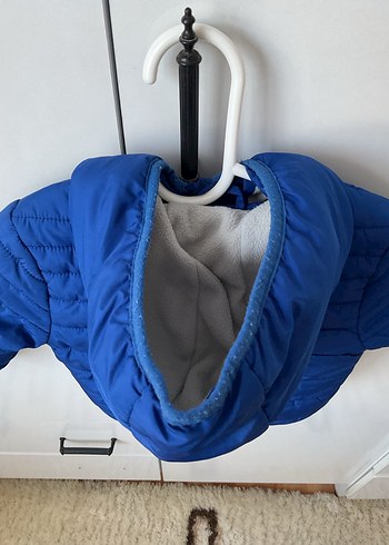 Mavi Kapüşonlu Erkek Çocuk Şişme Mont - Görsel 5