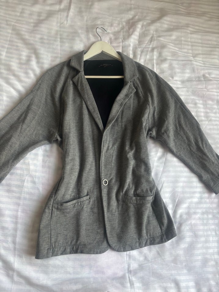 Düğmeli Gri Penye Ceket - Görsel 4