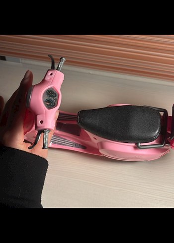 Pembe Oyuncak Scooter Araba - Görsel 2