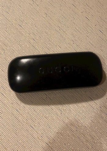 Gucci gucci gözlük kabı