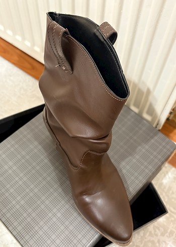 Kahverengi Deri Kadın Bot - Görsel 3