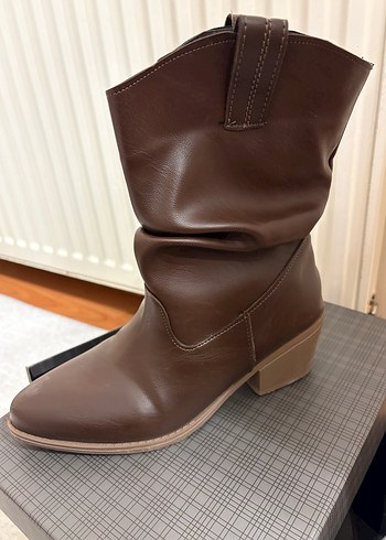 Kahverengi Deri Kadın Bot - Görsel 4