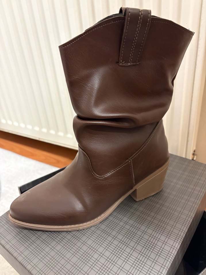 Kahverengi Deri Kadın Bot - Görsel 4