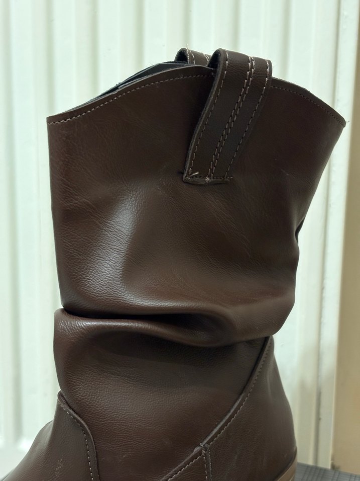 Kahverengi Deri Kadın Bot - Görsel 2