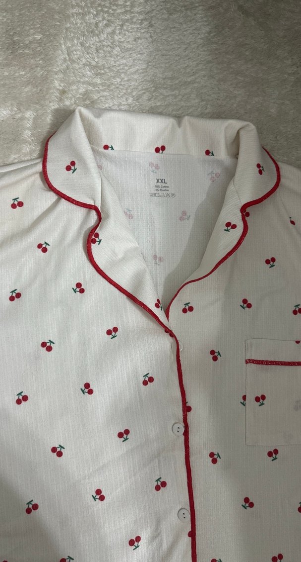 Kısa Kollu Kiraz Desenli Beyaz Gecelik - Görsel 3