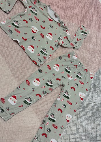 Pembe 4-5yaş
Yeşil yılbaşı pijama takımı 5-6 yaş DeFacto - Görsel 5