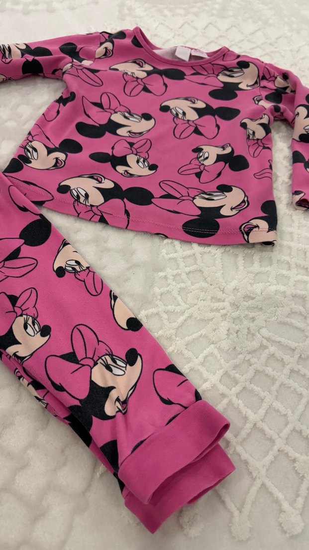 Pembe 4-5yaş
Yeşil yılbaşı pijama takımı 5-6 yaş DeFacto - Görsel 4