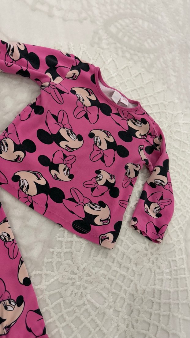 Pembe 4-5yaş
Yeşil yılbaşı pijama takımı 5-6 yaş DeFacto - Görsel 3