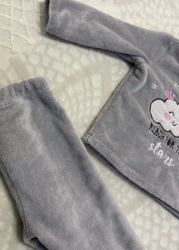 Gri Peluş Detaylı Kız Pijama Takımı - Görsel 2