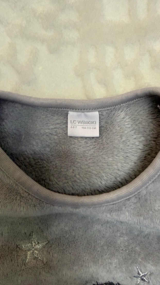 Gri Peluş Detaylı Kız Pijama Takımı - Görsel 4