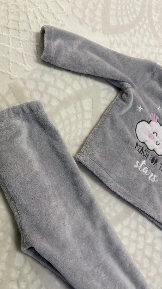 Gri Peluş Detaylı Kız Pijama Takımı - Görsel 2