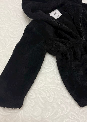 Kız Çocuk Siyah Kürklü Kapüşonlu Mont - Görsel 2