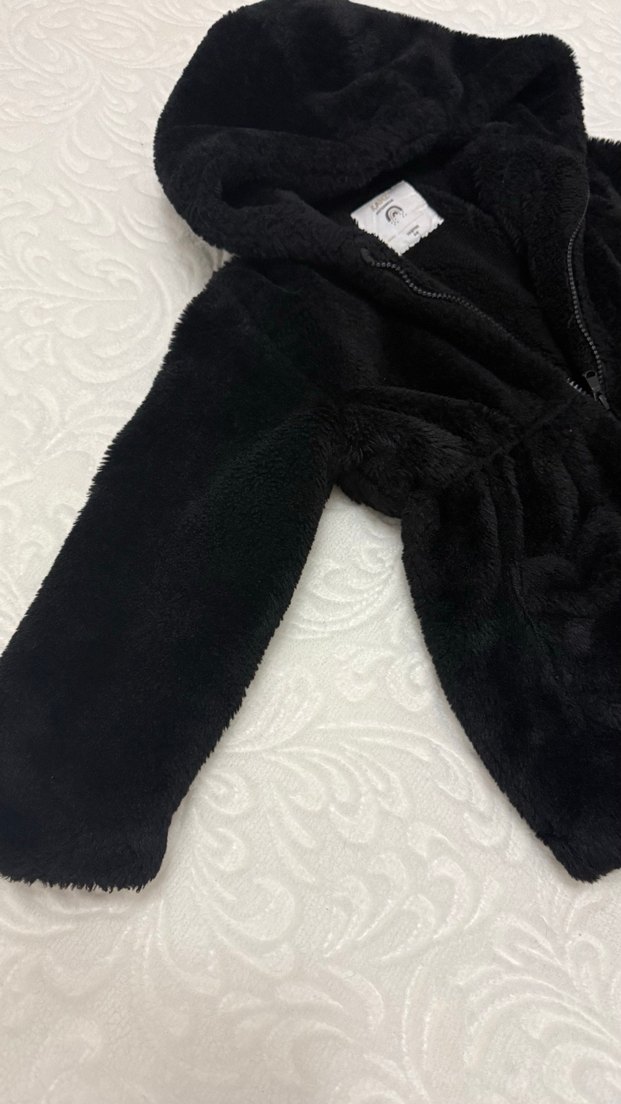 Kız Çocuk Siyah Kürklü Kapüşonlu Mont - Görsel 2