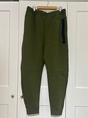 l Beden NIKE TECH FLEECE