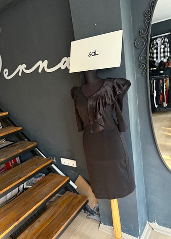 adL Siyah V Yaka Fırfırlı Midi Elbise xs beden - Görsel 16