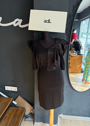 adL Siyah V Yaka Fırfırlı Midi Elbise xs beden - Görsel 15