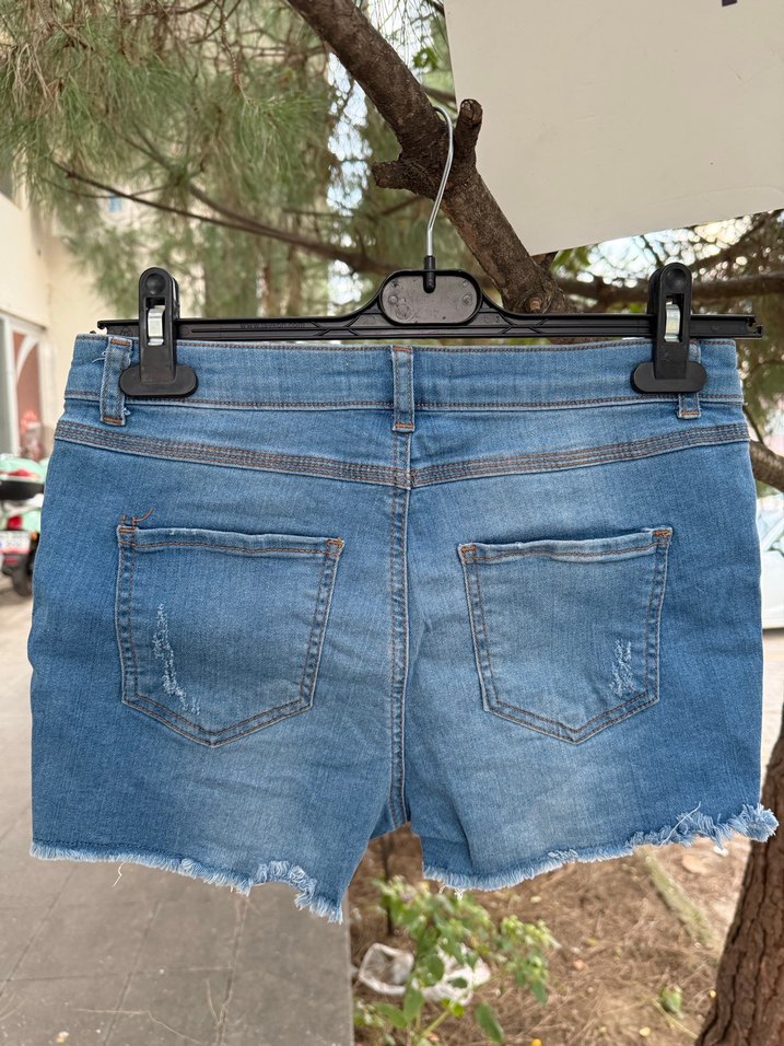 Koton 38 beden Nakışlı Bohem Kadın Kot Şort - Görsel 5