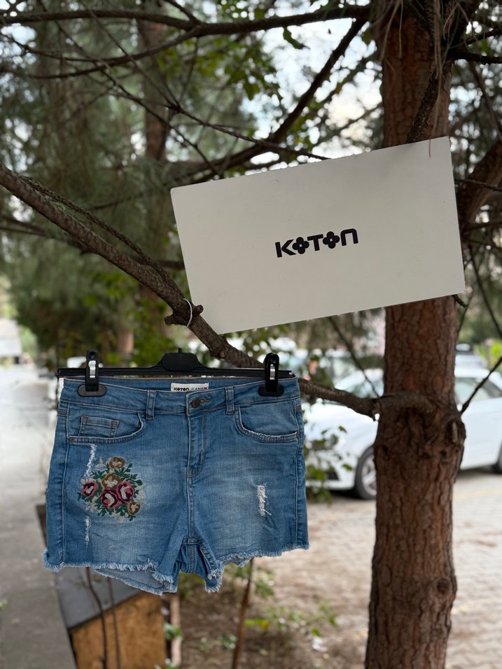 Koton 38 beden Nakışlı Bohem Kadın Kot Şort - Görsel 4