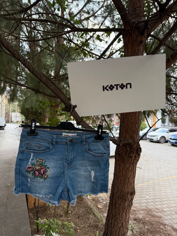 Koton 38 beden Nakışlı Bohem Kadın Kot Şort - Görsel 2