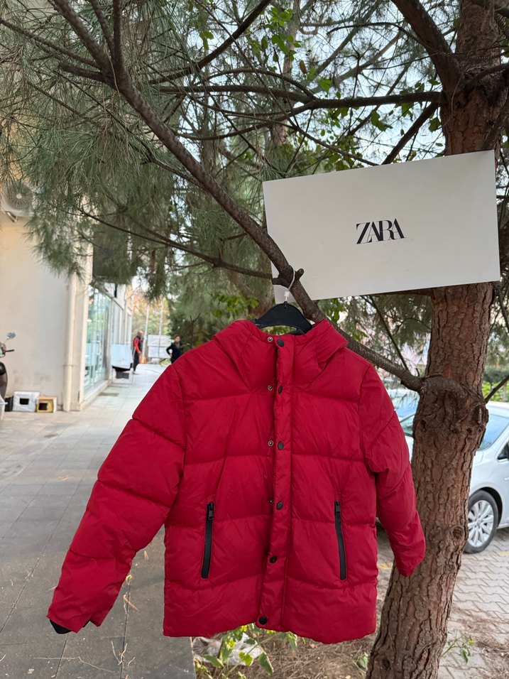 Koyu Kırmızı Fermuarlı Erkek Mont Zara orijinal 8 yaş - Görsel 2