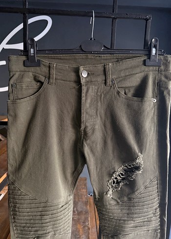 Erkek Yırtık Kesim Kemerli Kot Pantolon 31 beden - Görsel 2