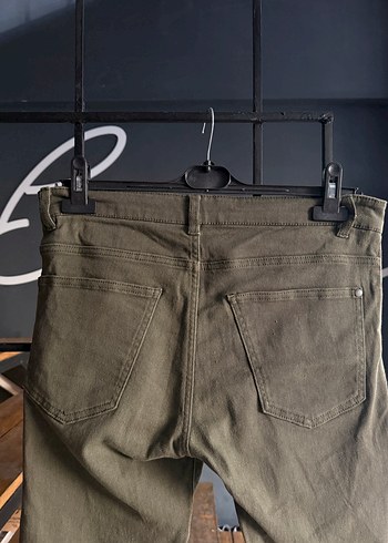 Erkek Yırtık Kesim Kemerli Kot Pantolon 31 beden - Görsel 7