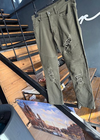 Erkek Yırtık Kesim Kemerli Kot Pantolon 31 beden - Görsel 13