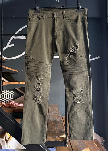 Erkek Yırtık Kesim Kemerli Kot Pantolon 31 beden - Görsel 12