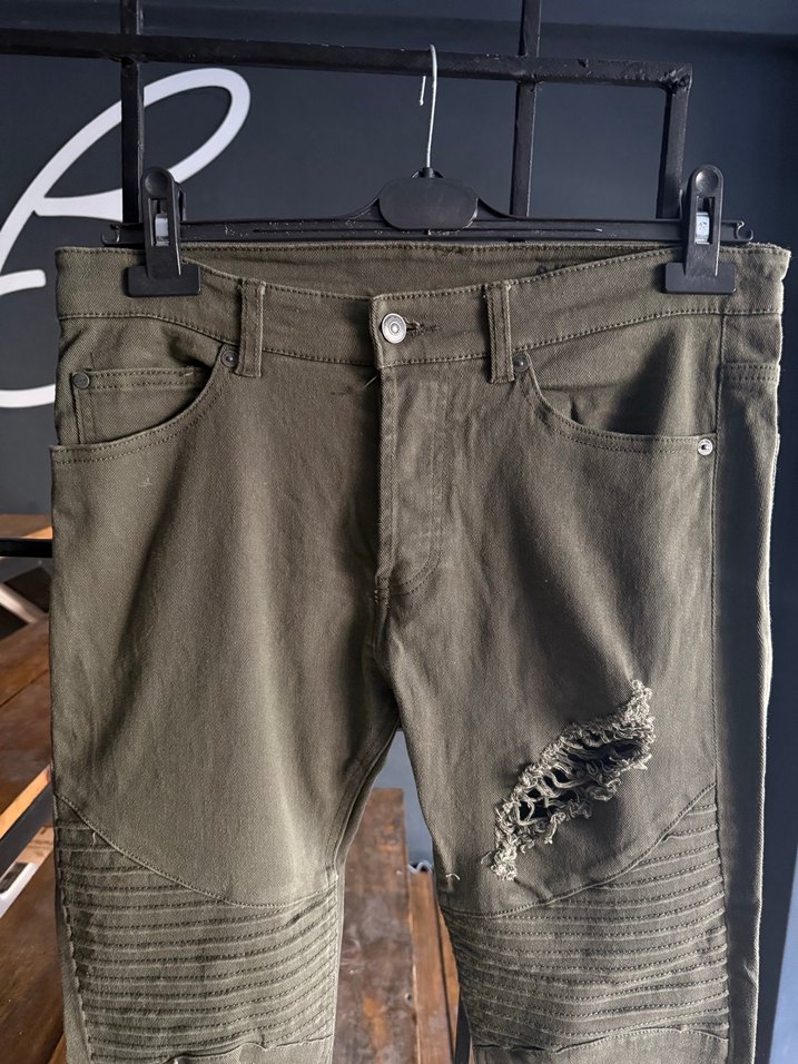 Erkek Yırtık Kesim Kemerli Kot Pantolon 31 beden - Görsel 2