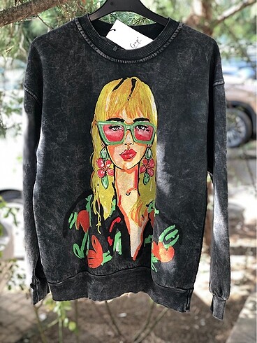 Diğer S beden 3 iplik sweatshirt etiketli