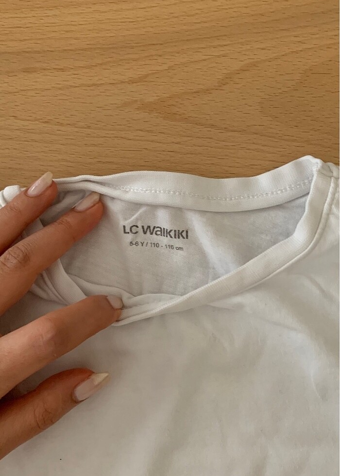 lcw kız çocuk tshirt 5-6 yaş beyaz — görsel 2/2