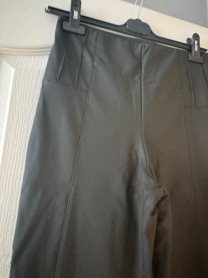 Deri Siyah Dar Kesim Kadın Pantolon - Görsel 2