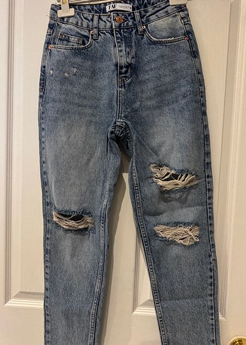 Kadın Mavi Bol Kesim Yırtık Kot Pantolon - Görsel 2