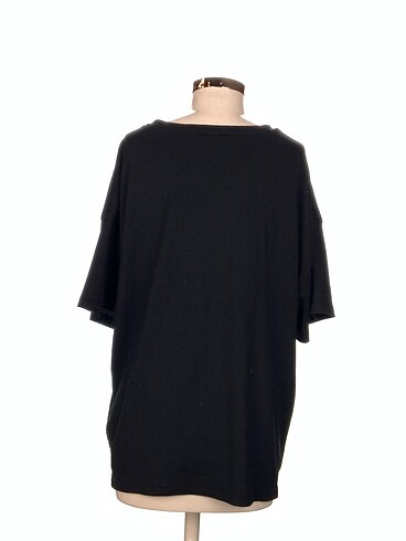 universal Beden Defacto T-shirt %70 İndirimli.