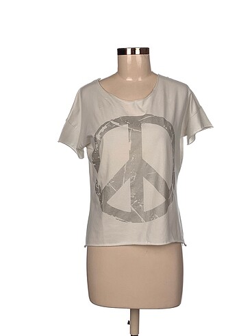 Diğer T-shirt %70 İndirimli.