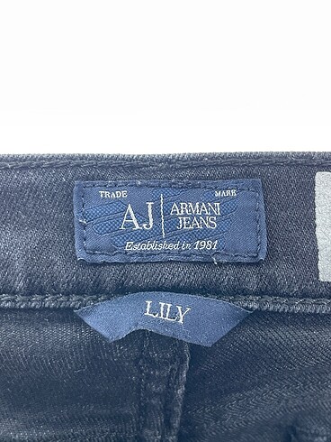 27 Beden siyah Renk Armani Jean / Kot %70 İndirimli.
