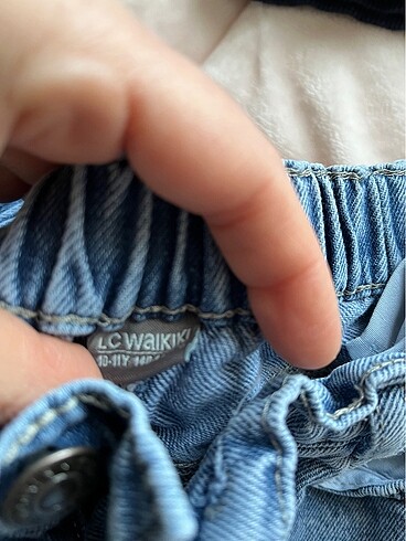Mango Mango sweat ve LCW mom jean