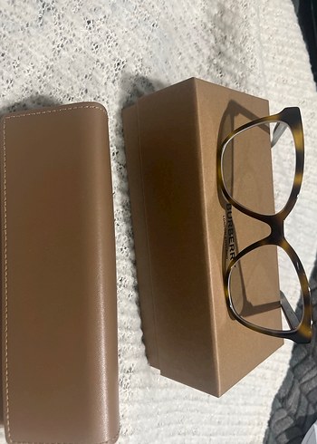 Burberry marka kadın gözlüğü - Görsel 2