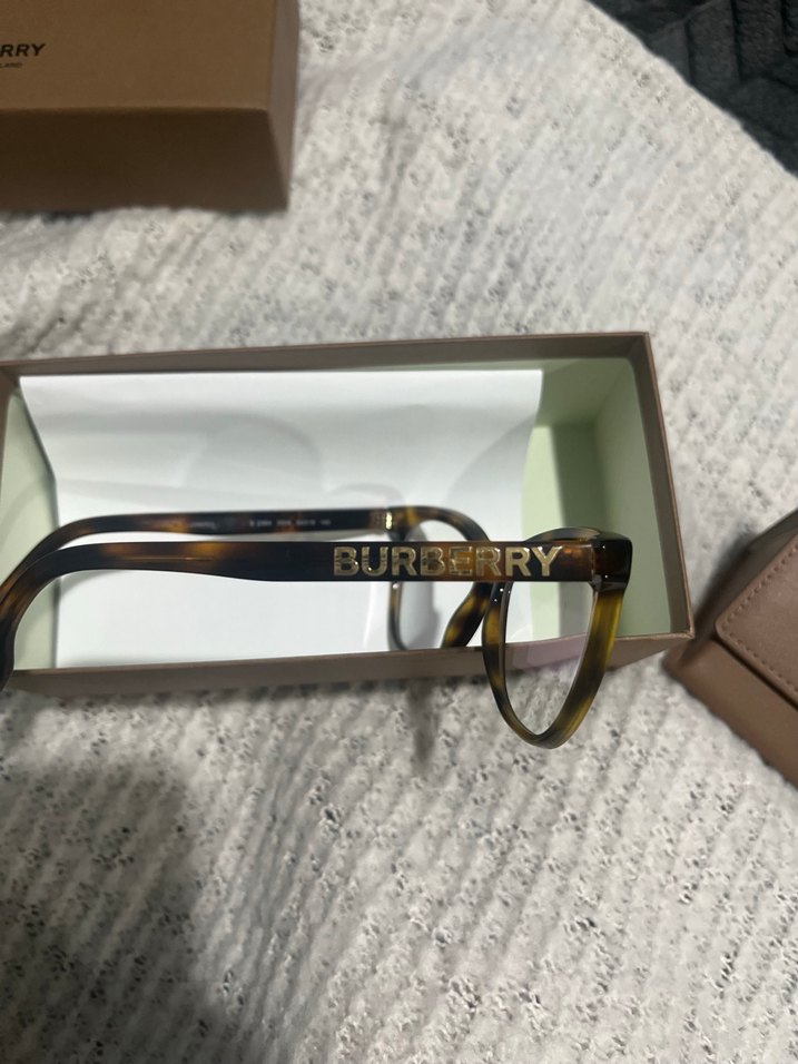 Burberry marka kadın gözlüğü - Görsel 5