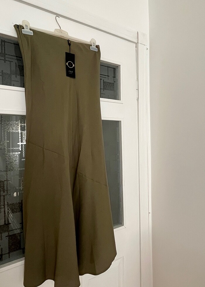 Etiketli yeni etek - Görsel 4