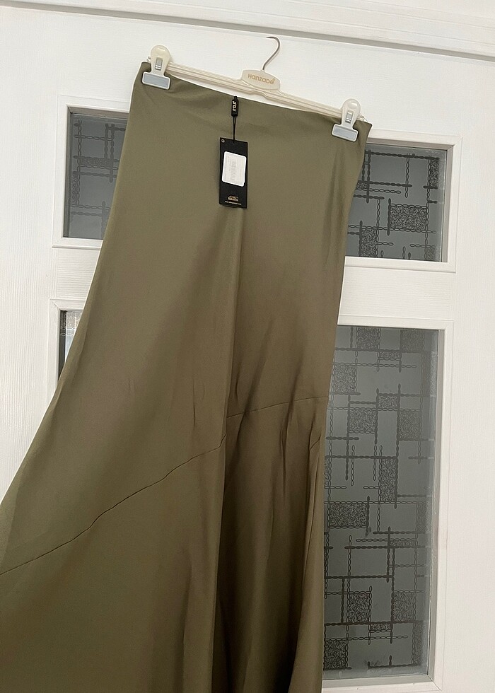 Etiketli yeni etek - Görsel 3