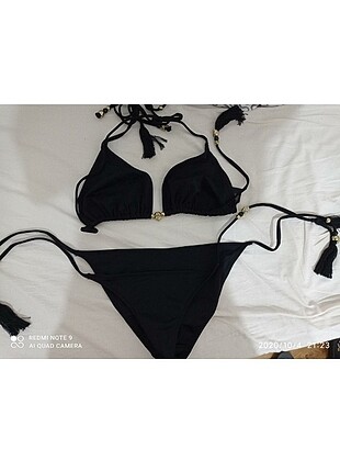 Siyah bikini 