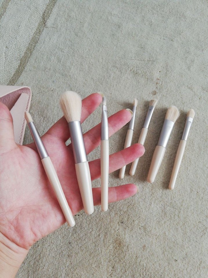 Bej Pastel Makyaj Fırça Seti ve Taşıma Çantası - Görsel 5