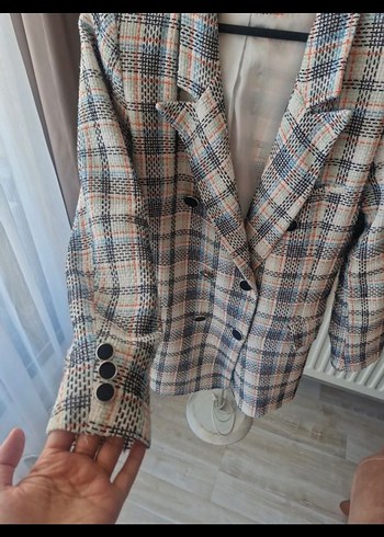 Düğmeli Kısa Kesim Ekose Kadın Blazer - Görsel 4