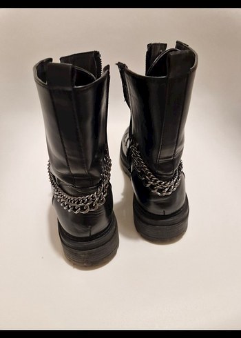Zincir Detaylı Siyah Deri Goth Botlar - Görsel 5