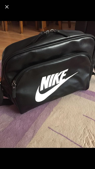 Nike canta
