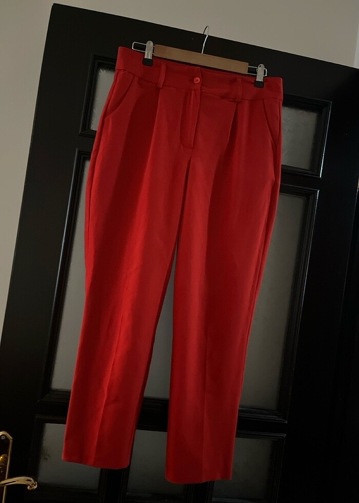 Kırmızı pantolon - Görsel 3